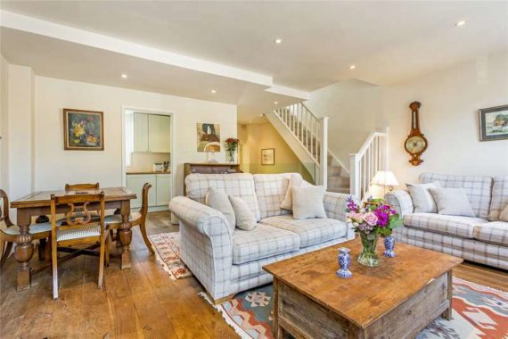 2 Bedroom Maisonette